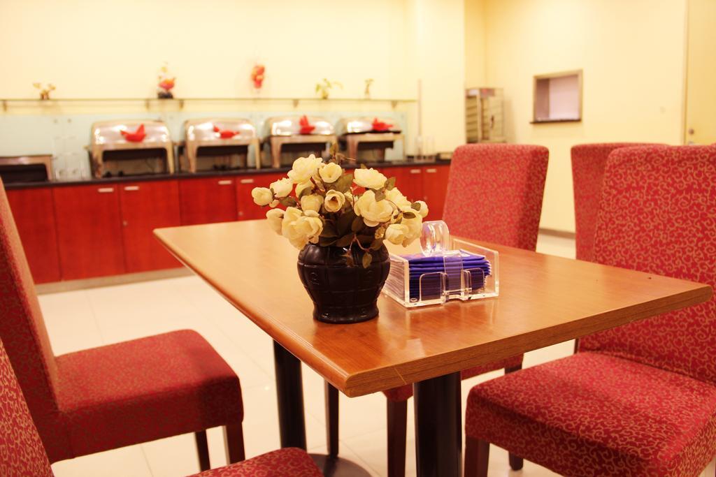 Hanting Express Shangri-La Branch Bagian luar foto